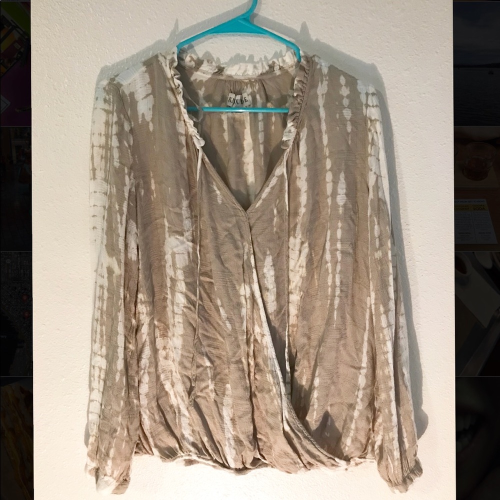 Knox rose ling sleeve peasant top. Worn once.